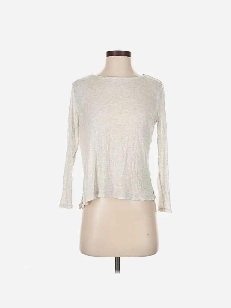 Thin heather grey long-sleeve crewneck top on a mannequin