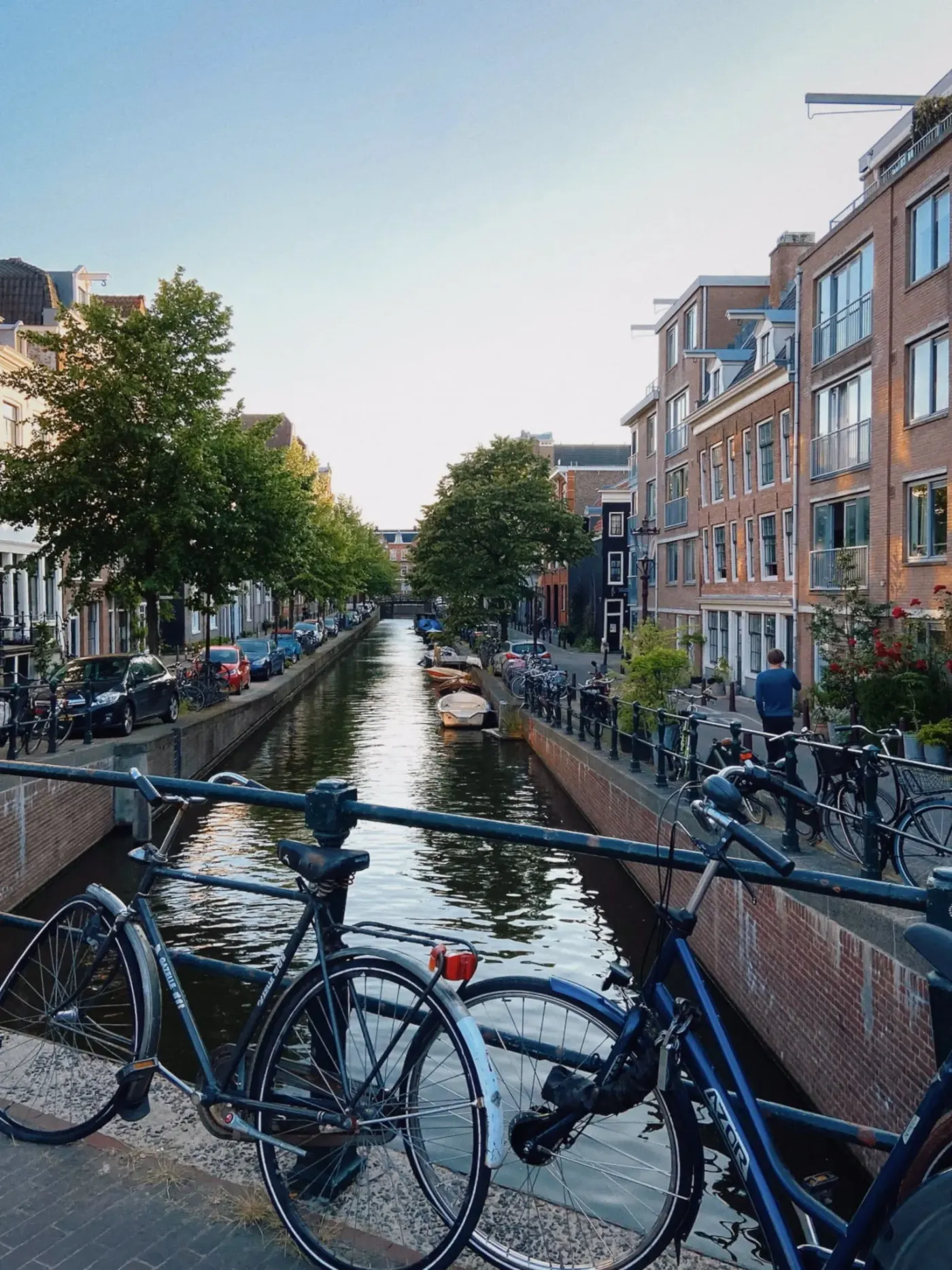 48 HOURS IN AMSTERDAM: BOATS, BITES, AND BEACH BARS