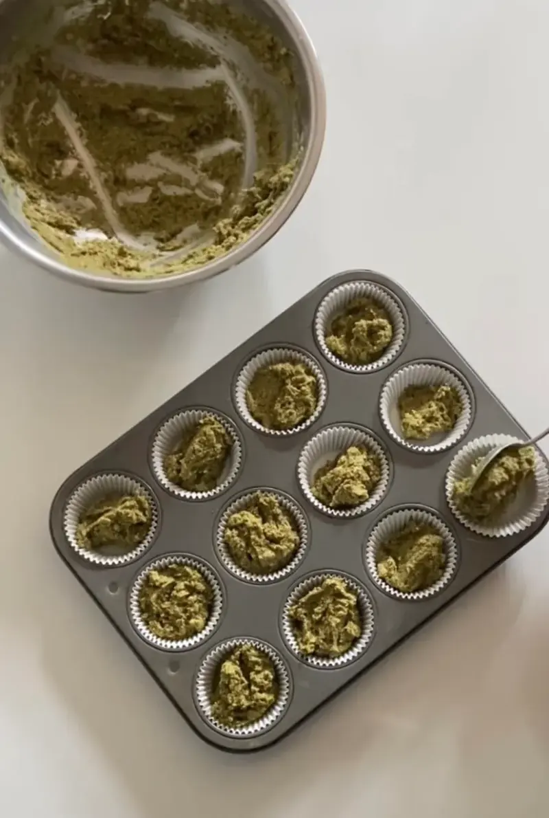 HEALTHY SPINACH MUFFINS