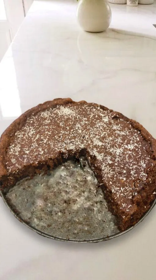 MY HEALTHY SKIN & BRAIN BOOSTING DATE CAKE RECIPE
